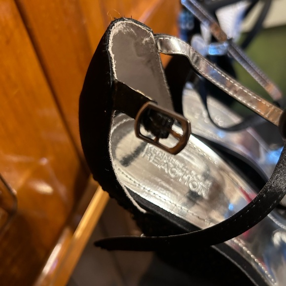 Kenneth Cole Reaction- Rhinestone Black Sandle size 10M - Picture 7 of 7